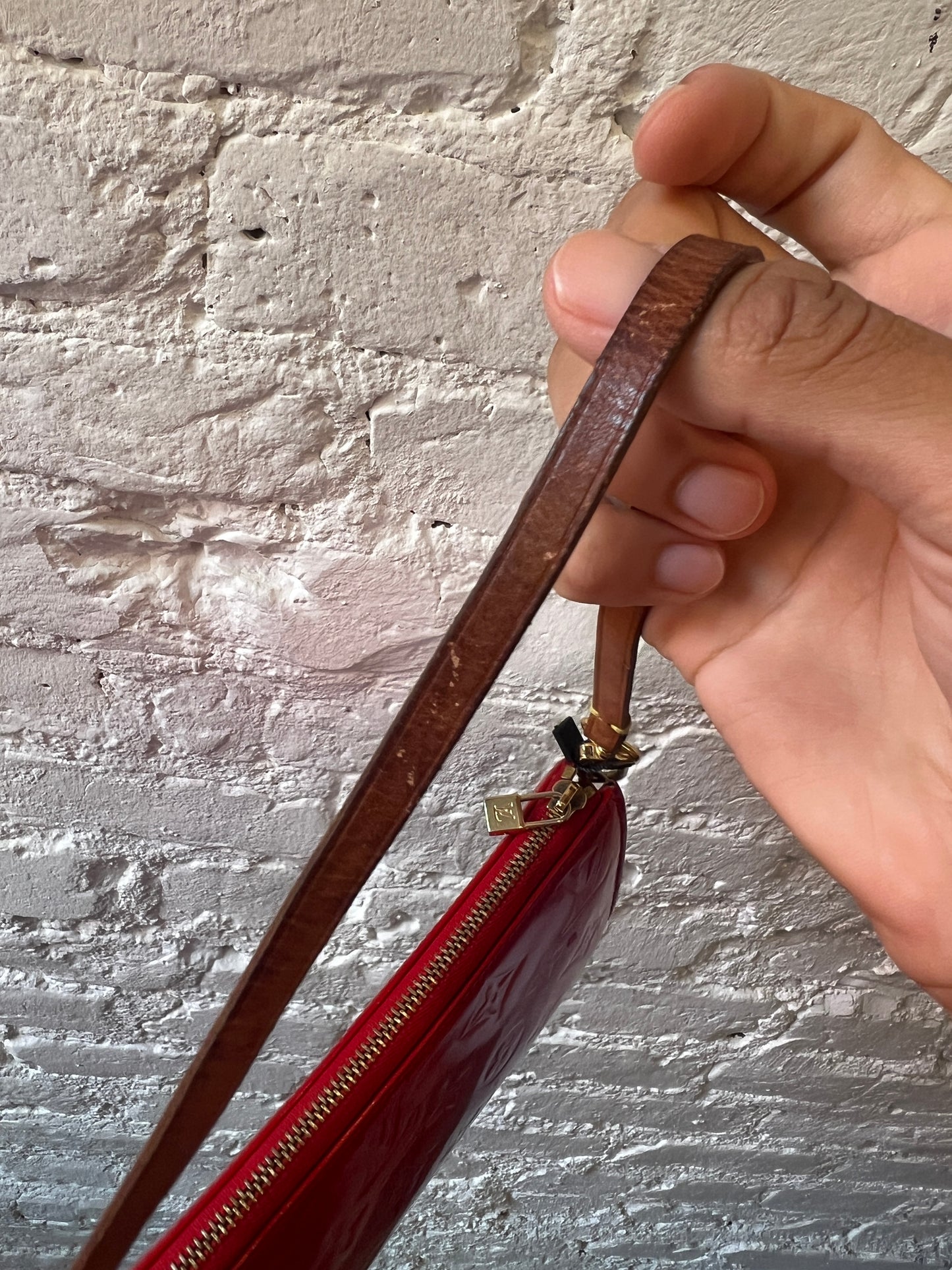Louis Vuitton Vernis Pochette in Red
