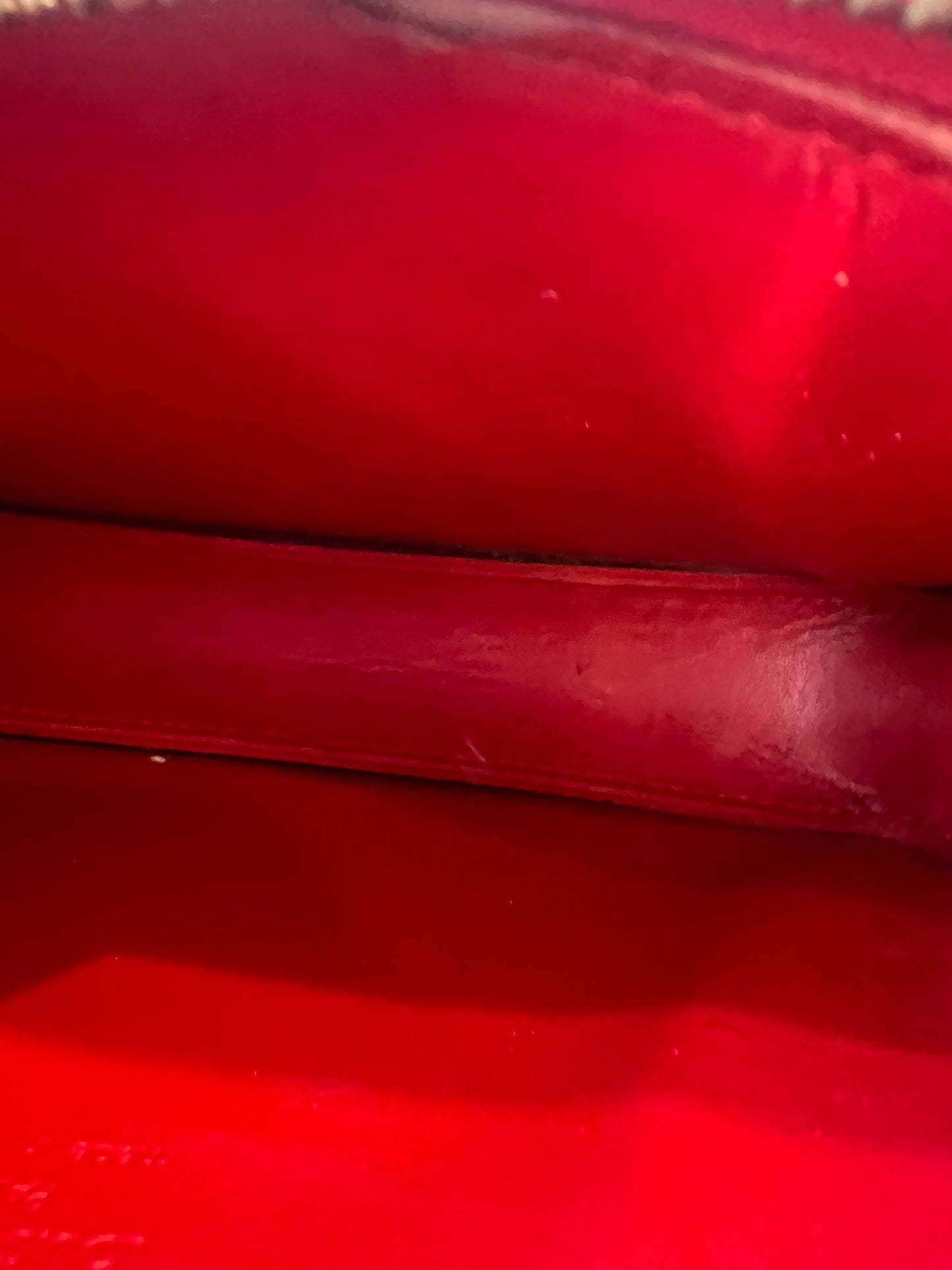 Louis Vuitton Vernis Pochette in Red