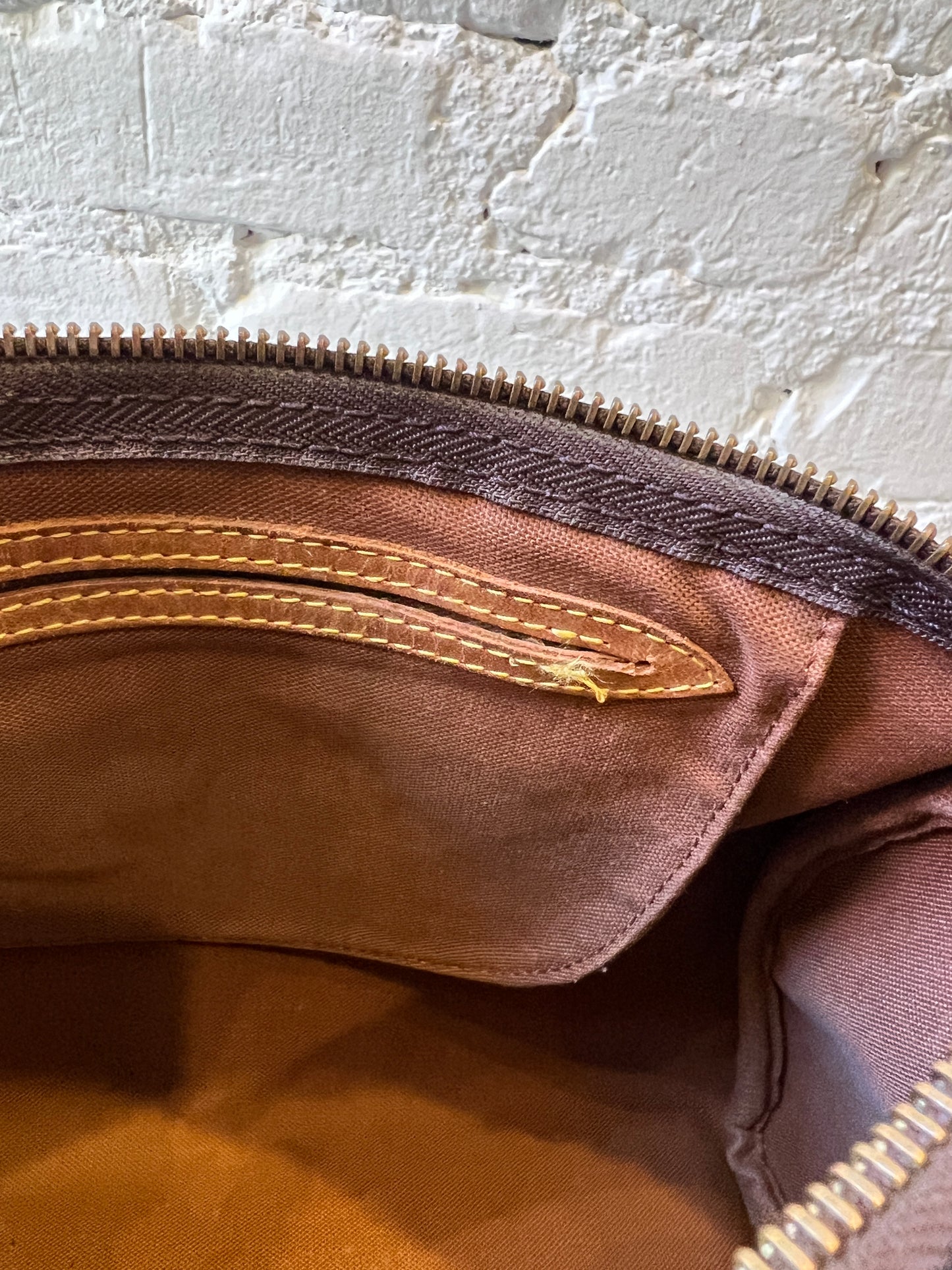 Vintage Louis Vuitton Speedy 25 Bag