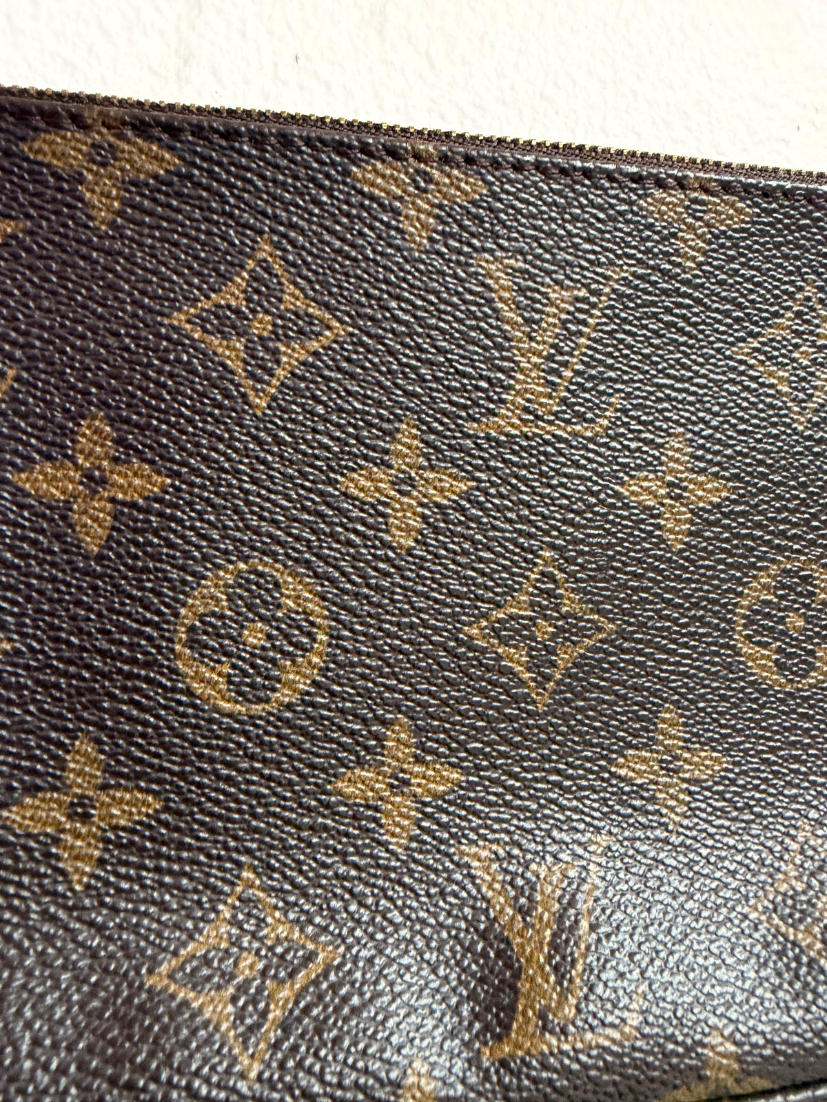 Louis Vuitton 2002 Monogram Canvas Pochette Accessoires Shoulder Bag