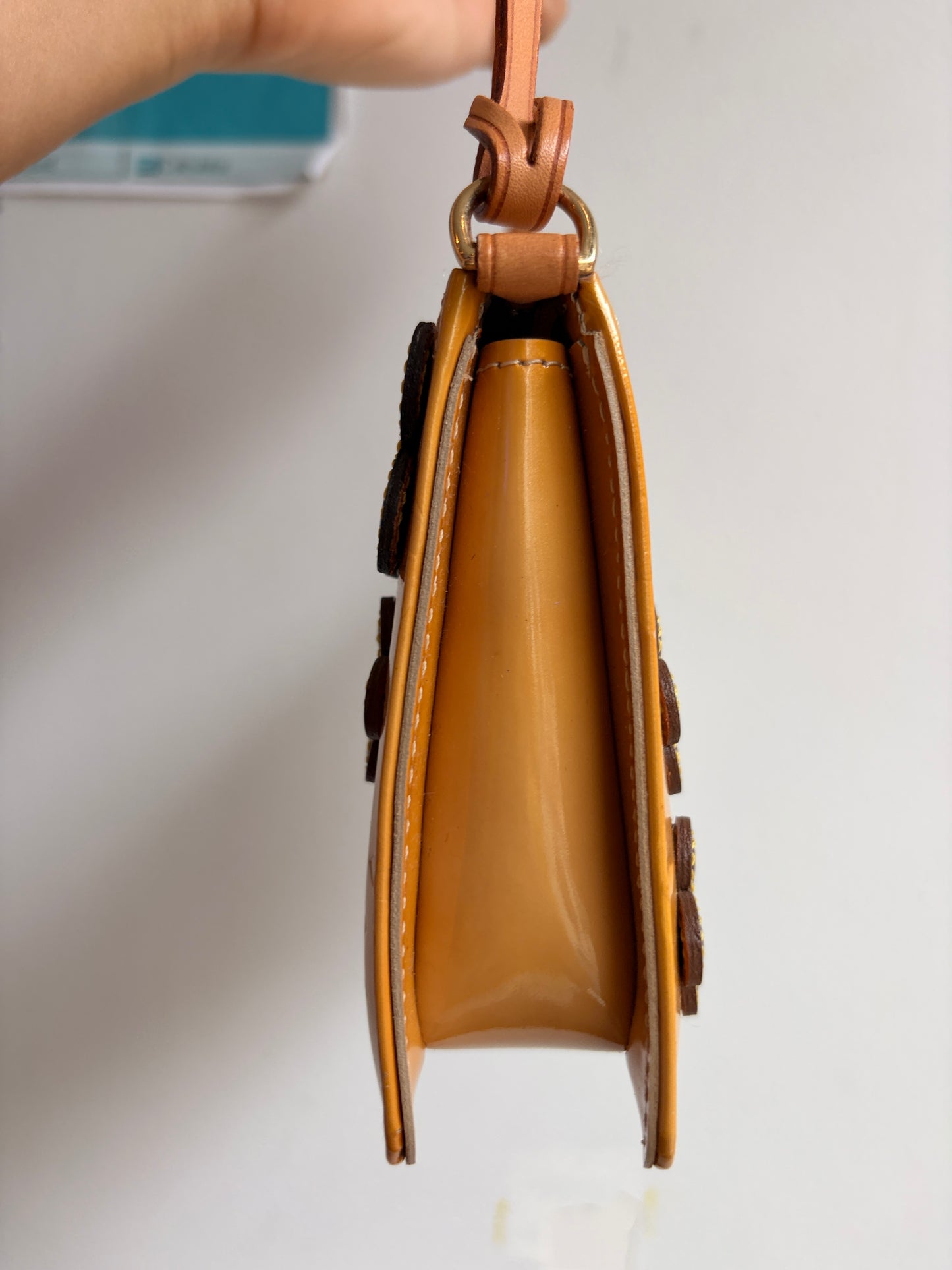Louis Vuitton Vernis Pochette Lexington with Flower Details