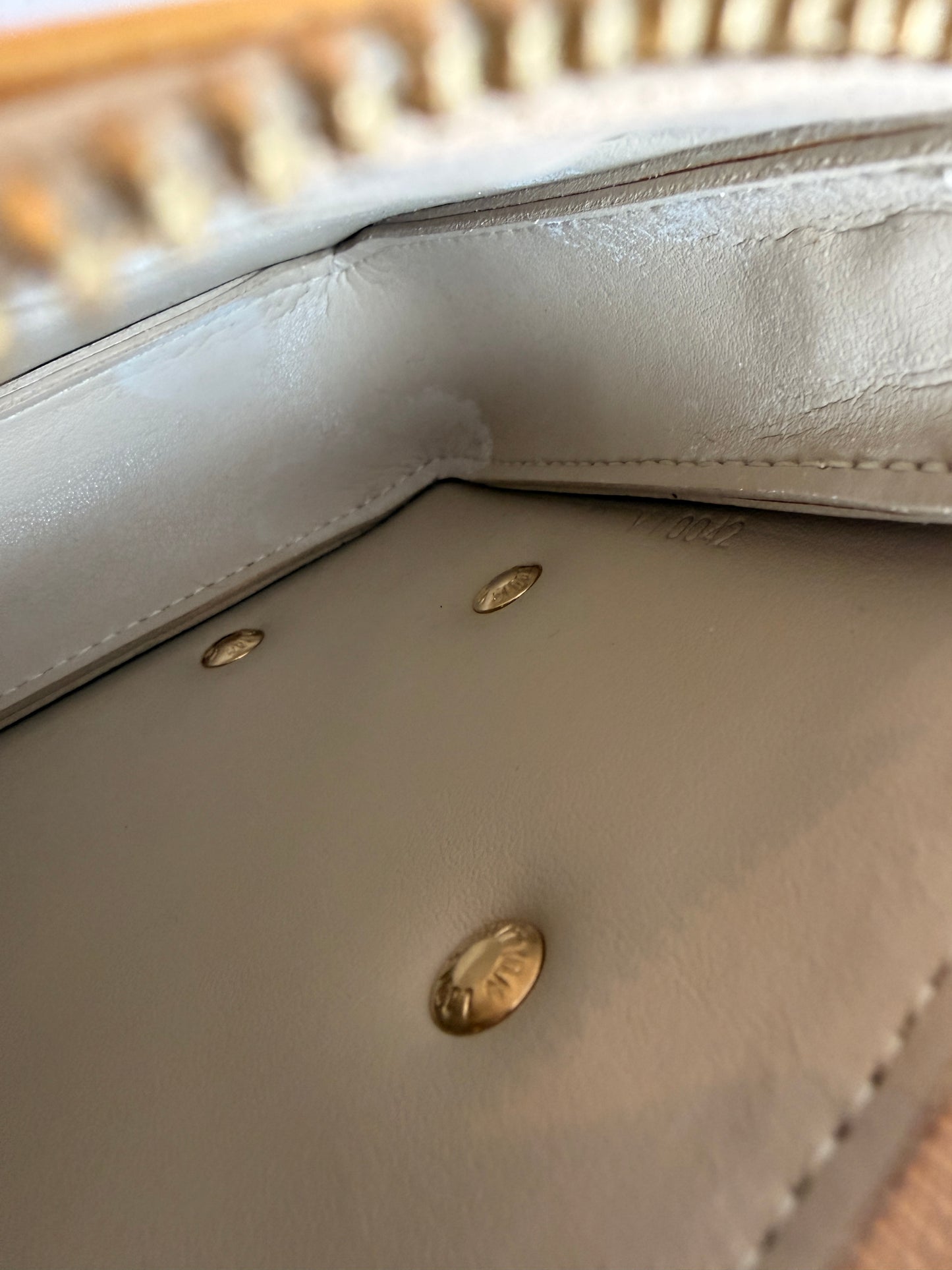 Louis Vuitton Vernis Pochette Lexington with Flower Details