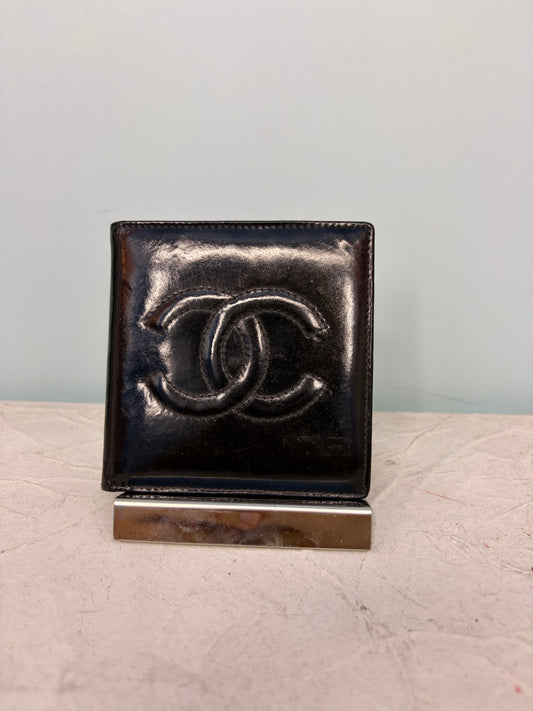 Chanel CC Logo Patent Leather Wallet Black