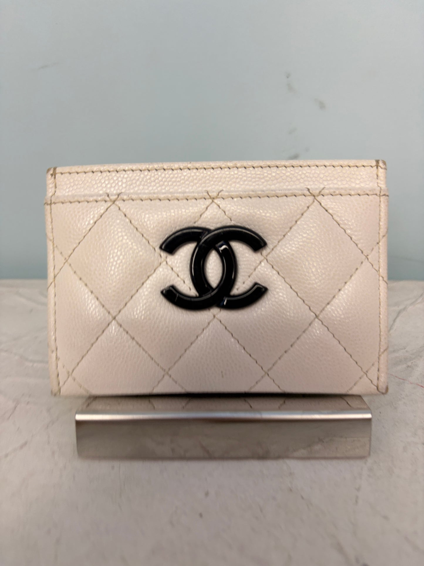 Chanel Quilted Caviar Cardholder in White with Black CC Logo