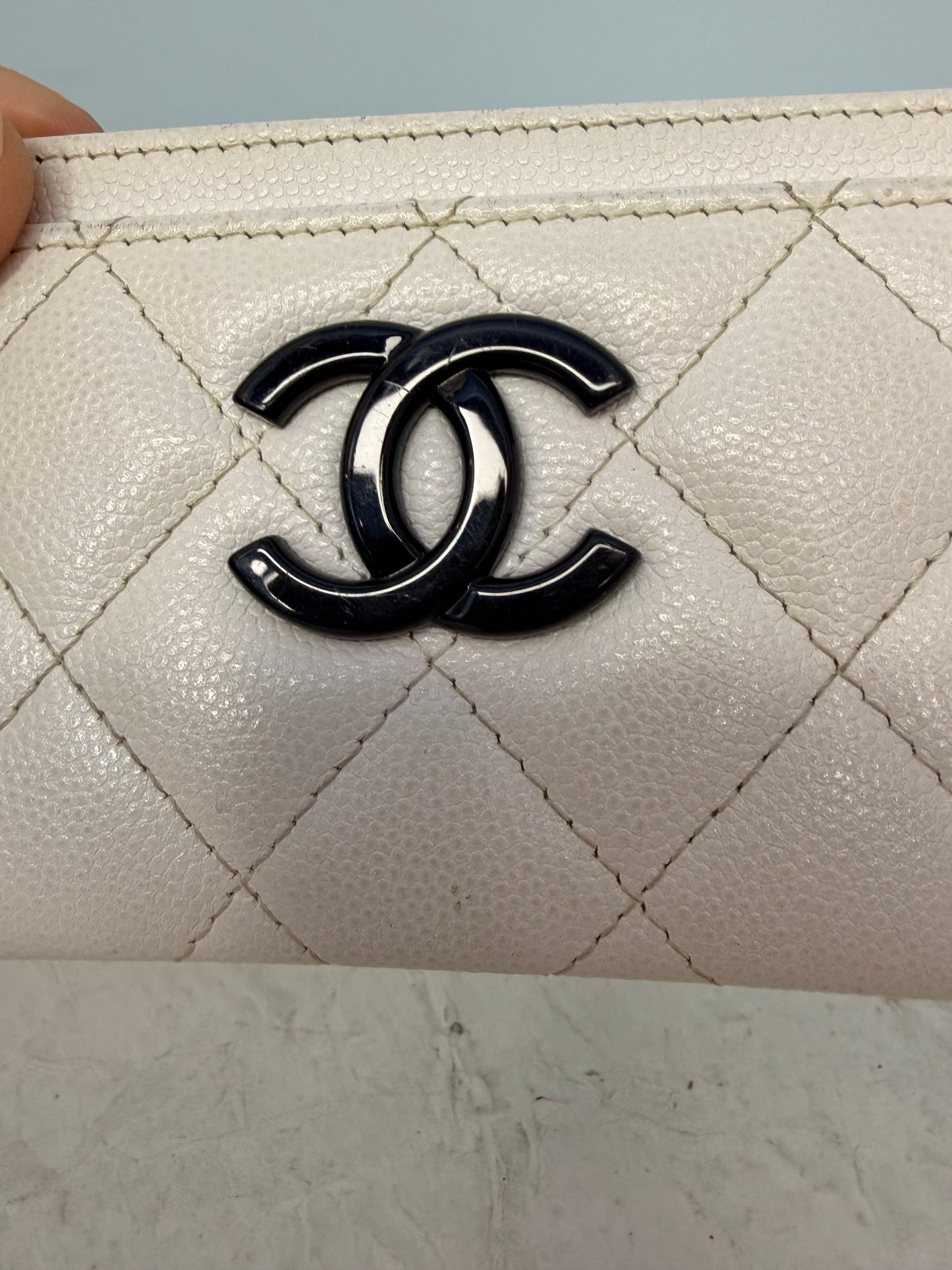 Chanel Quilted Caviar Cardholder in White with Black CC Logo