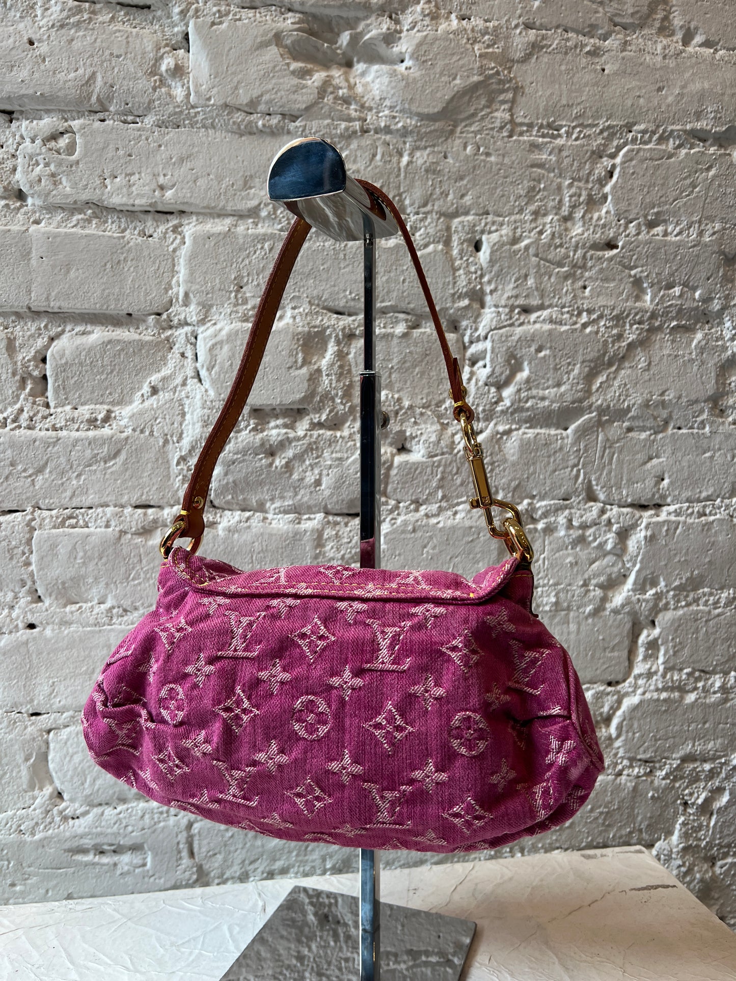 Louis Vuitton Denim Pleaty Handbag in Pink