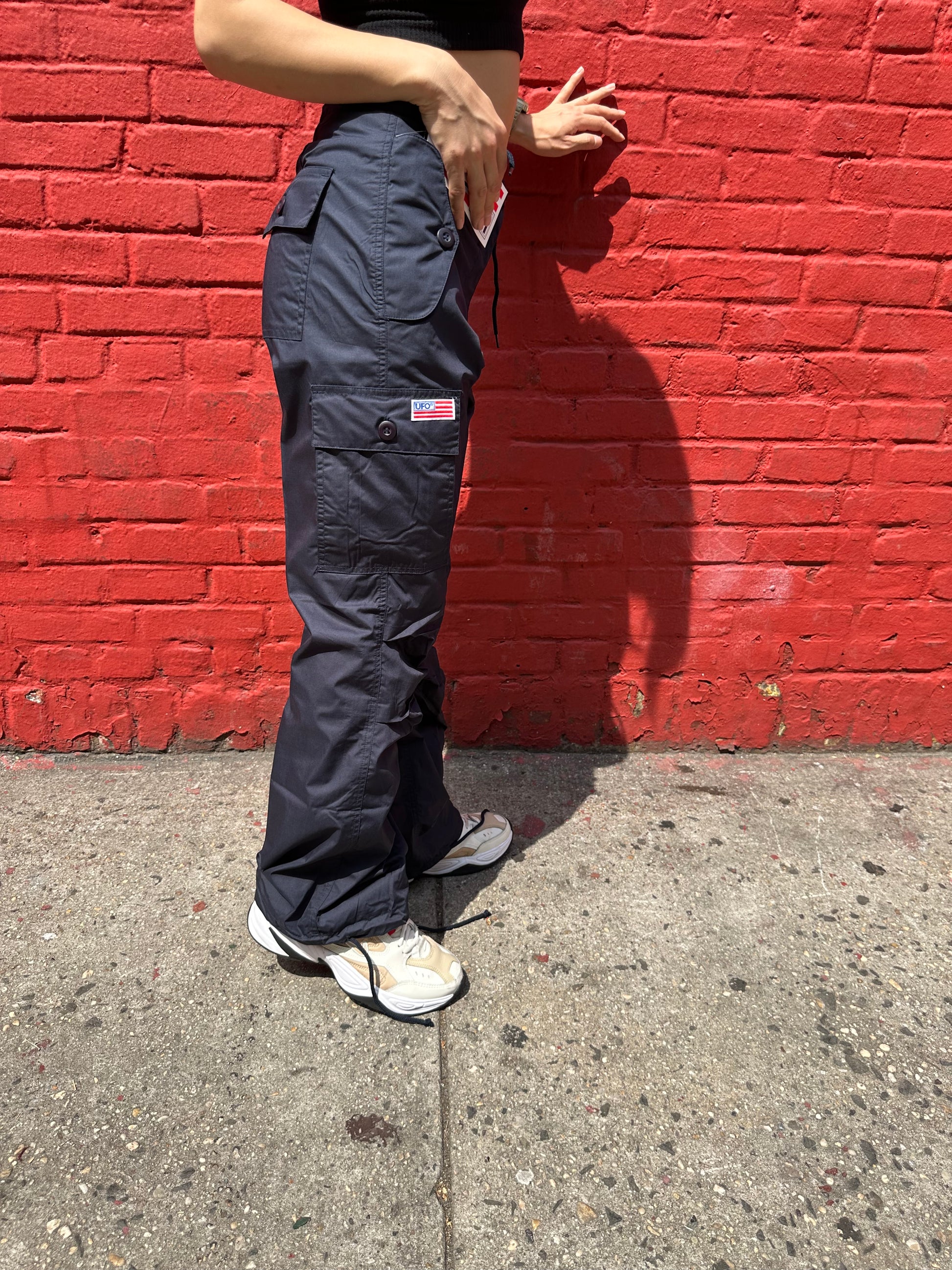 lululemon leggings with pockets color is dark - Depop