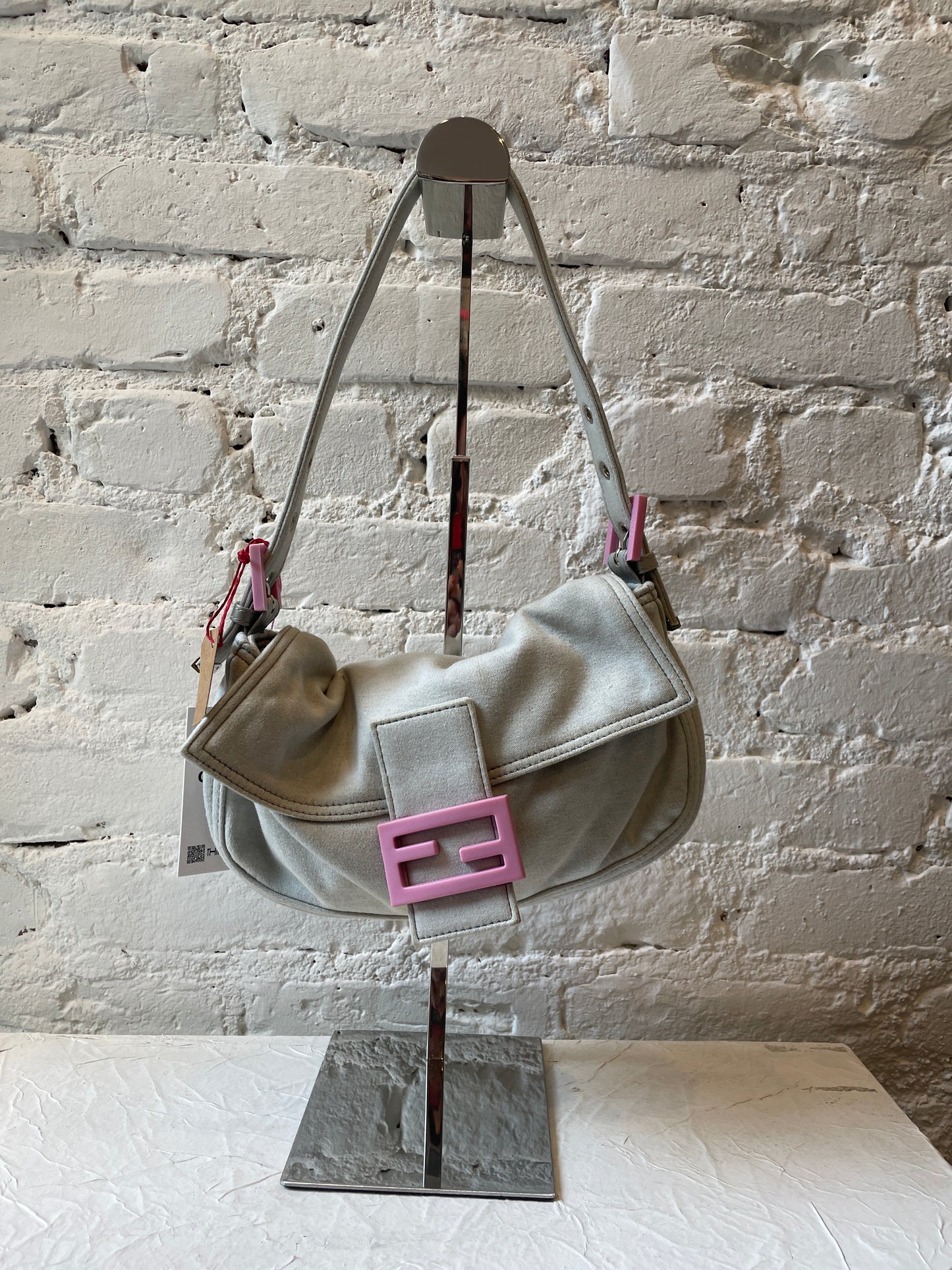 Fendi Baguette (Gray/Pink)