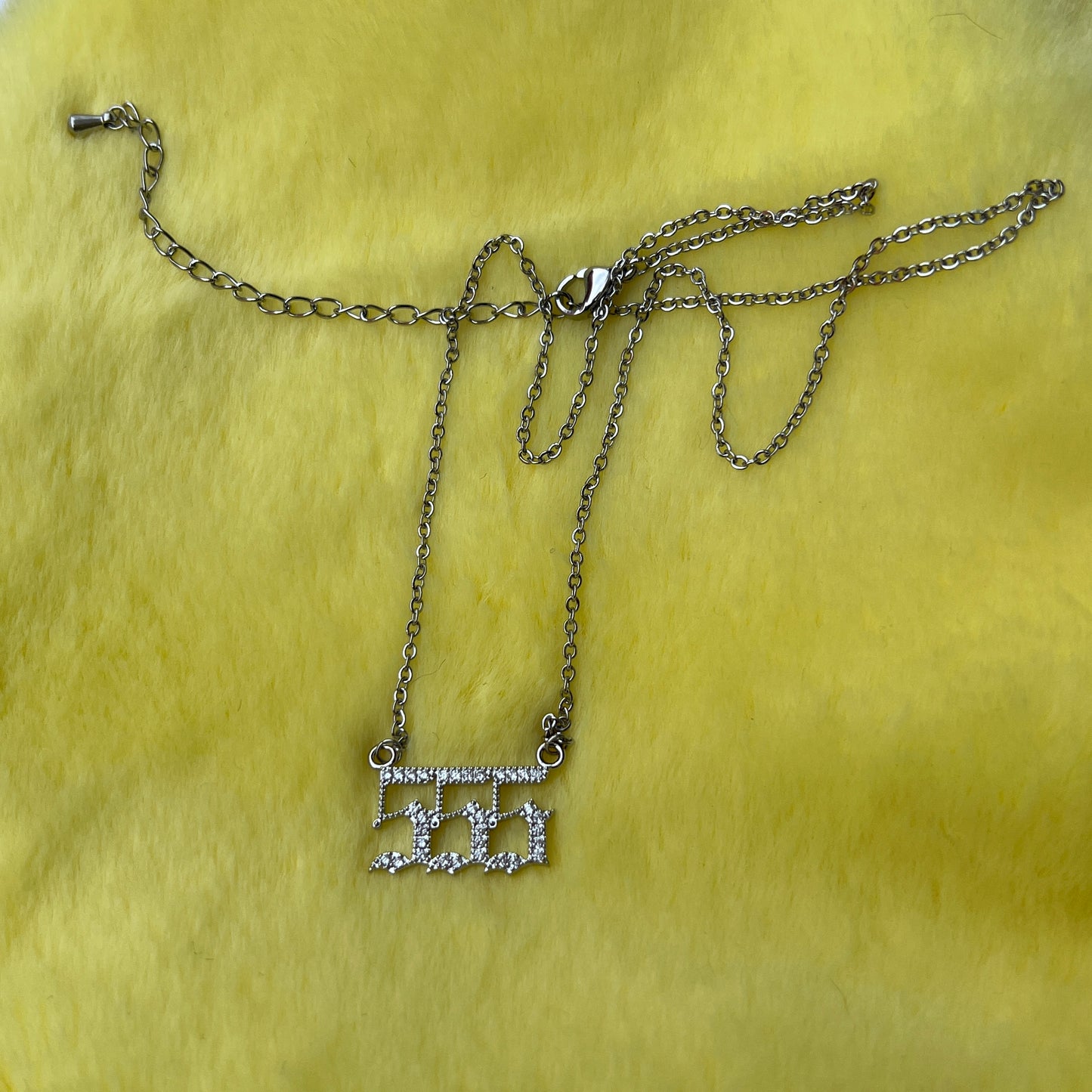 555 Angel Numbers Necklace (Silver)
